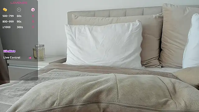 VickyStonee online show from November 2025 10:37:02 AM