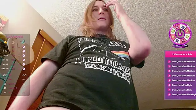 Snapshot of luluvaladon chatting on January 2025 03:44:02 AM luluvaladon online show from January 2025 03:44:02 AM