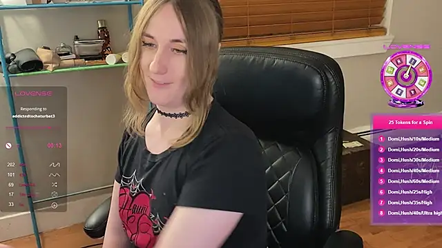 Snapshot of luluvaladon chatting on January 2025 06:06:02 AM luluvaladon online show from January 2025 06:06:02 AM