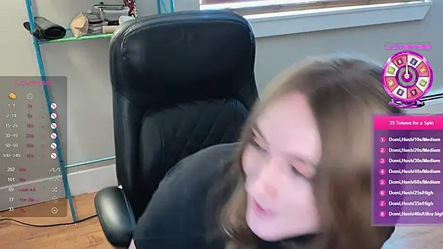 Snapshot of luluvaladon chatting on February 2025 08:53:02 PM luluvaladon online show from February 2025 08:53:02 PM