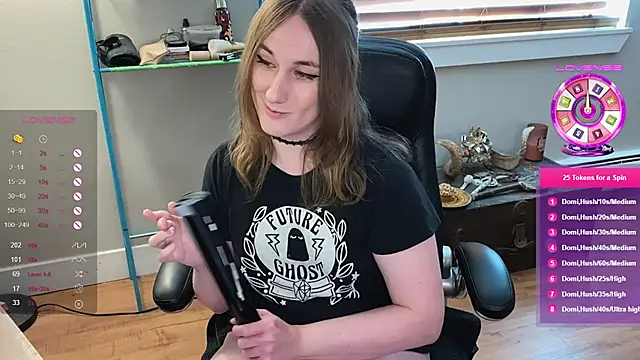 Snapshot of luluvaladon chatting on February 2025 08:50:01 PM luluvaladon online show from February 2025 08:50:01 PM