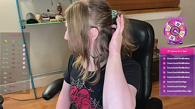 Snapshot of luluvaladon chatting on March 2025 02:04:02 AM luluvaladon online show from March 2025 02:04:02 AM