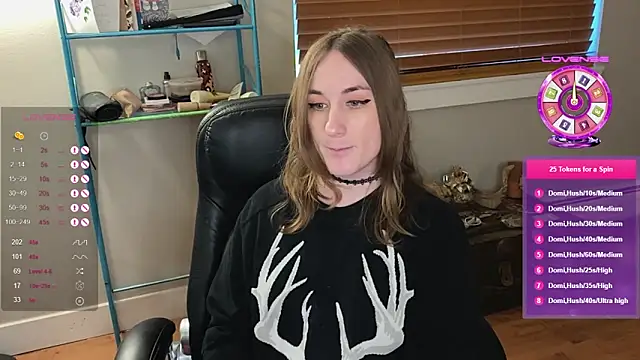 Snapshot of luluvaladon chatting on March 2025 12:27:02 AM luluvaladon online show from March 2025 12:27:02 AM