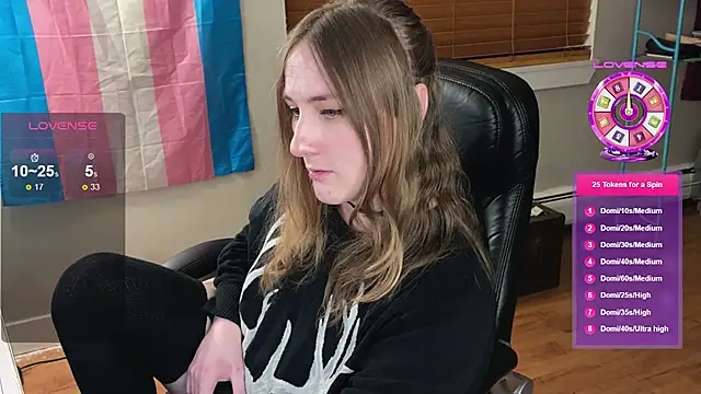 Snapshot of luluvaladon chatting on September 2025 02:57:01 AM luluvaladon online show from September 2025 02:57:01 AM