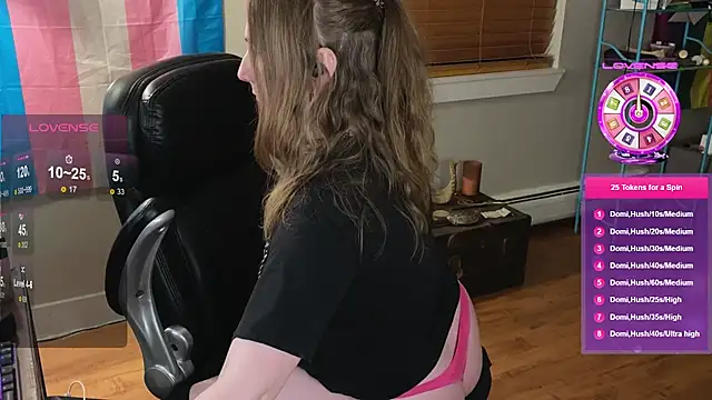 Snapshot of luluvaladon chatting on November 2025 03:38:01 AM luluvaladon online show from November 2025 03:38:01 AM