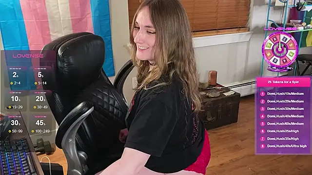 Snapshot of luluvaladon chatting on April 2026 04:37:01 AM luluvaladon online show from April 2026 04:37:01 AM