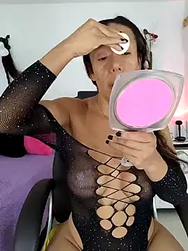 Snapshot of YOURSDEBORA chatting on February 2025 07:07:01 PM YOURSDEBORA online show from February 2025 07:07:01 PM