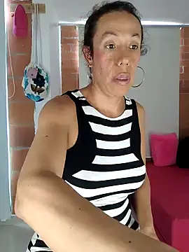 Snapshot of YOURSDEBORA chatting on February 2025 07:06:01 PM YOURSDEBORA online show from February 2025 07:06:01 PM