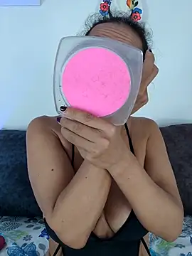 Snapshot of YOURSDEBORA chatting on October 2025 08:06:02 PM YOURSDEBORA online show from October 2025 08:06:02 PM