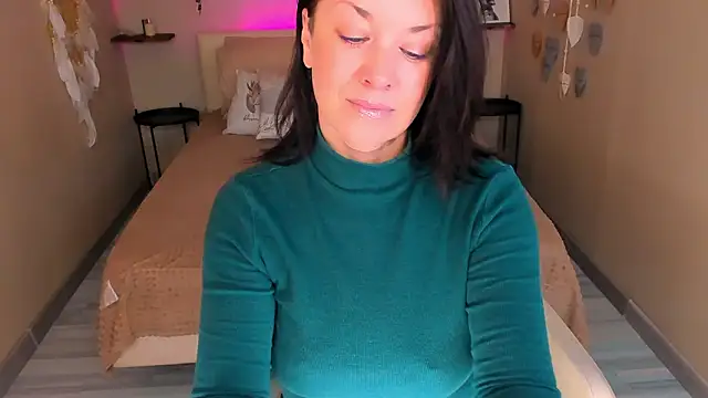 Snapshot of AnaMills chatting on March 2026 10:23:02 AM AnaMills online show from March 2026 10:23:02 AM