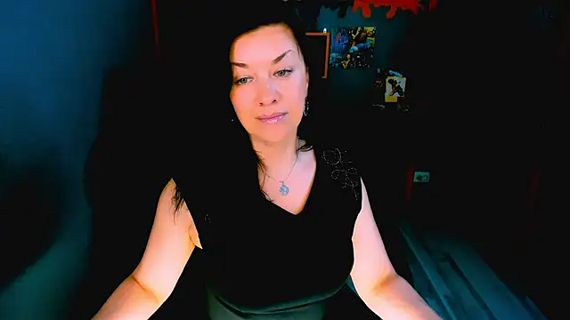 Snapshot of AnaMills chatting on March 2026 10:05:02 AM AnaMills online show from March 2026 10:05:02 AM