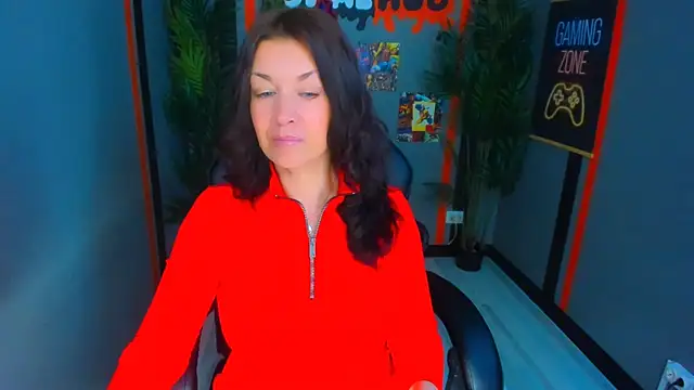 Snapshot of AnaMills chatting on April 2026 10:05:01 AM AnaMills online show from April 2026 10:05:01 AM