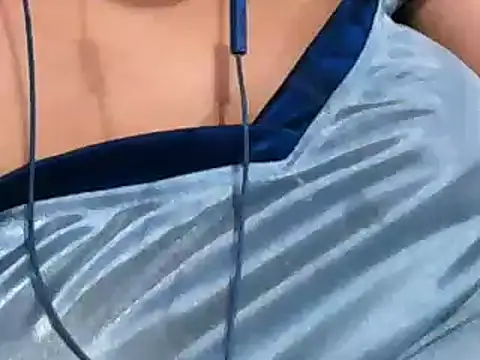 Snapshot of giga-bite chatting on January 2025 05:19:01 PM giga-bite online show from January 2025 05:19:01 PM