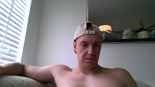 Snapshot of ploki2180 chatting on October 2025 01:09:01 PM ploki2180 online show from October 2025 01:09:01 PM