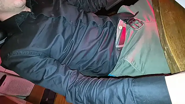 Snapshot of -luckybong- chatting on January 2025 05:02:01 PM -luckybong- online show from January 2025 05:02:01 PM