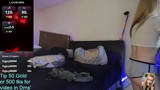 Snapshot of Blondiewithanass chatting on June 2026 02:13:02 AM Blondiewithanass online show from June 2026 02:13:02 AM