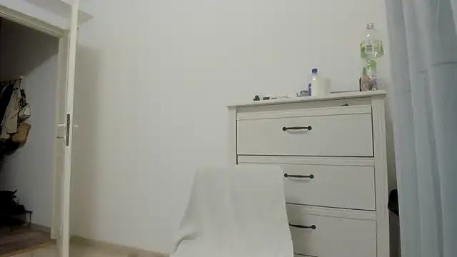 woolfiie online show from February 2025 11:31:01 PM