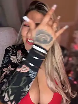 LittleMissEeve online show from December 2025 01:26:02 AM