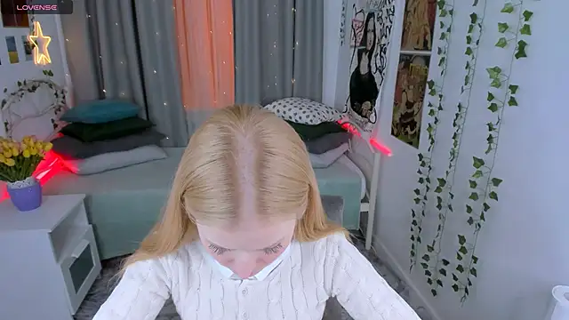 Laly Peach online show from January 2025 03:43:01 PM