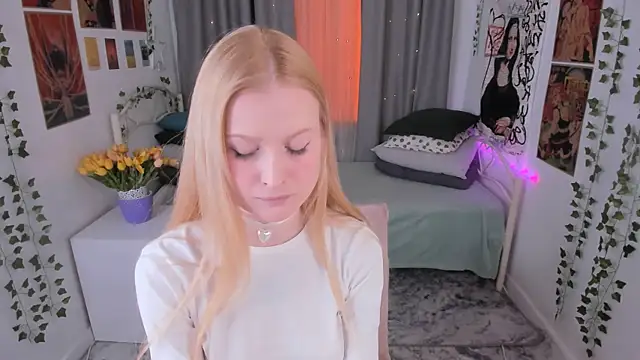 Laly Peach online show from February 2025 04:13:02 PM