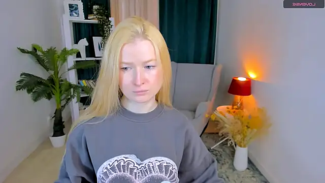 Snapshot of Laly_Peach chatting on March 2026 11:46:02 AM Laly Peach online show from March 2026 11:46:02 AM