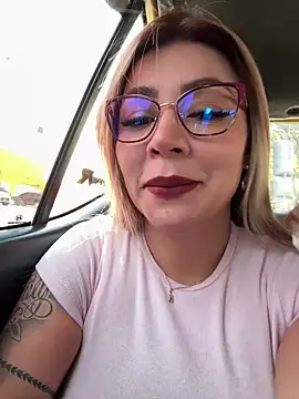 Snapshot of DIANITA_1988 chatting on December 2024 02:24:02 PM DIANITA 1988 online show from December 2024 02:24:02 PM