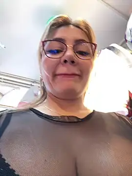 Snapshot of DIANITA_1988 chatting on December 2024 07:52:02 PM DIANITA 1988 online show from December 2024 07:52:02 PM