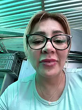 Snapshot of DIANITA_1988 chatting on December 2024 05:29:02 PM DIANITA 1988 online show from December 2024 05:29:02 PM