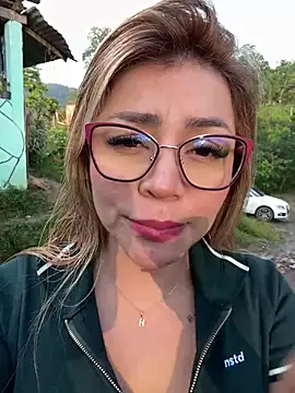 Snapshot of DIANITA_1988 chatting on January 2025 10:03:01 PM DIANITA 1988 online show from January 2025 10:03:01 PM