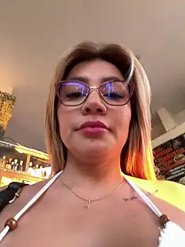 Snapshot of DIANITA_1988 chatting on January 2025 10:37:02 PM DIANITA 1988 online show from January 2025 10:37:02 PM