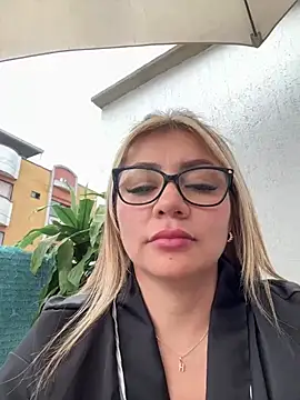 Snapshot of DIANITA_1988 chatting on January 2025 07:42:02 PM DIANITA 1988 online show from January 2025 07:42:02 PM