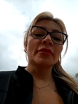 Snapshot of DIANITA_1988 chatting on February 2025 08:00:01 PM DIANITA 1988 online show from February 2025 08:00:01 PM