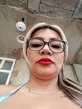 Snapshot of DIANITA_1988 chatting on February 2025 09:19:02 PM DIANITA 1988 online show from February 2025 09:19:02 PM
