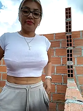 Snapshot of DIANITA_1988 chatting on February 2025 07:48:02 PM DIANITA 1988 online show from February 2025 07:48:02 PM