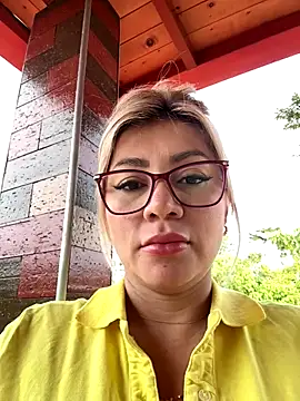 Snapshot of DIANITA_1988 chatting on September 2025 12:21:02 PM DIANITA 1988 online show from September 2025 12:21:02 PM