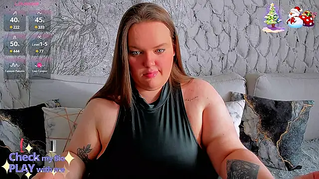 Snapshot of _MarryGirl_ chatting on January 2025 08:39:01 AM MarryGirl online show from January 2025 08:39:01 AM