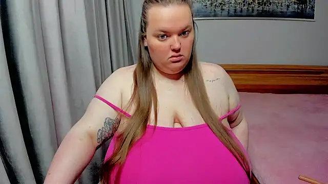 Snapshot of _MarryGirl_ chatting on October 2025 01:40:02 PM MarryGirl online show from October 2025 01:40:02 PM