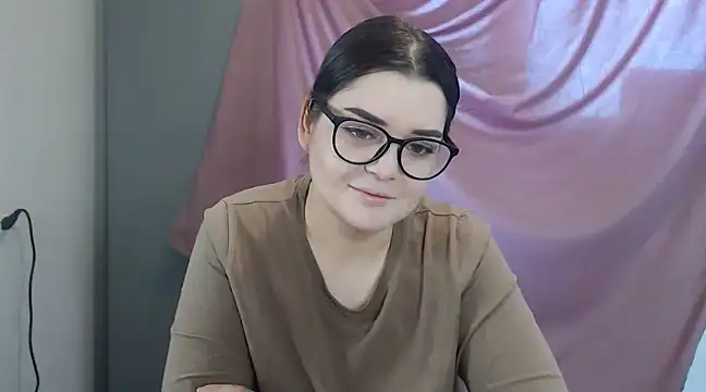 ohhhMie online show from February 2025 07:44:01 AM