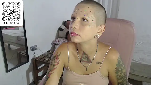 Snapshot of moon_cat85 chatting on March 2025 09:13:01 PM moon cat85 online show from March 2025 09:13:01 PM