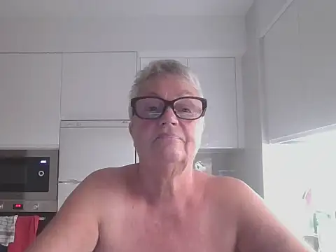 GrannyChrissy68 online show from October 2025 09:02:01 PM