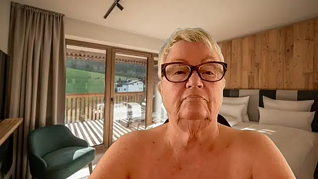 GrannyChrissy68 online show from March 2026 12:22:01 PM