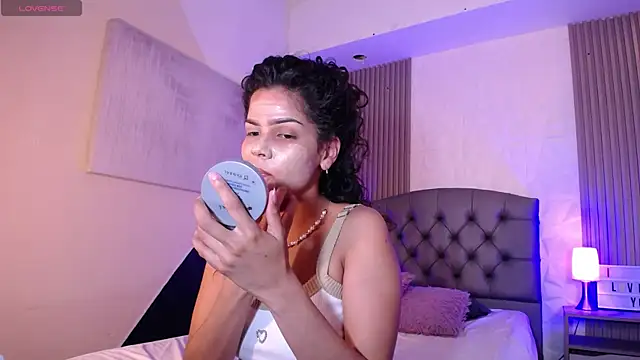 ximena diaz online show from February 2025 07:40:02 PM