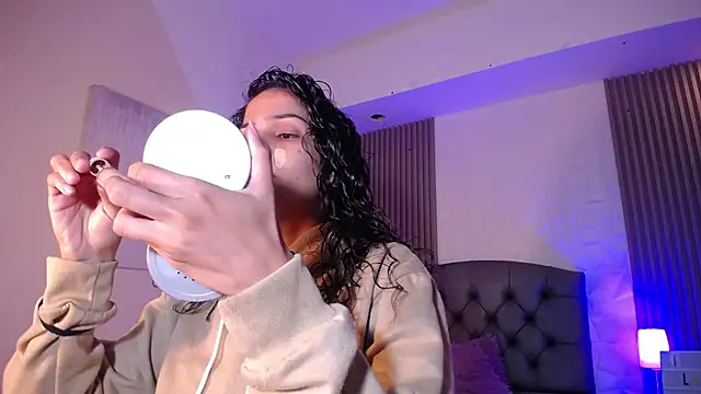 ximena diaz online show from February 2025 09:52:02 PM