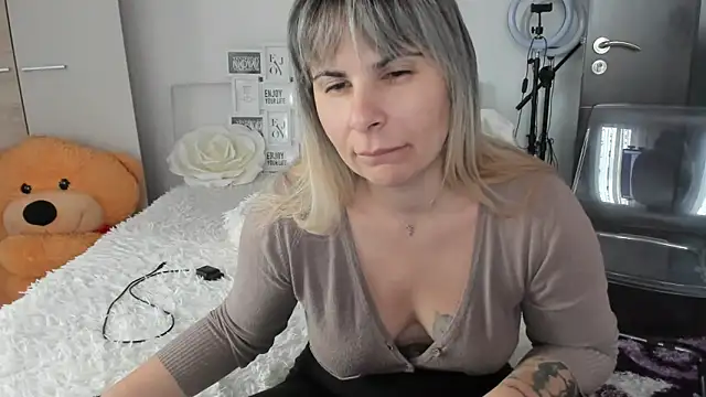 Snapshot of sweetemy4u chatting on November 2025 10:09:01 AM sweetemy4u online show from November 2025 10:09:01 AM