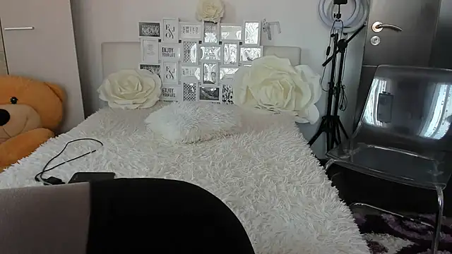 Snapshot of sweetemy4u chatting on November 2025 09:53:02 AM sweetemy4u online show from November 2025 09:53:02 AM