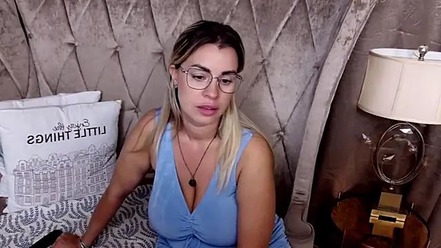 Snapshot of BustyGizelle chatting on July 2026 09:08:02 PM BustyGizelle online show from July 2026 09:08:02 PM