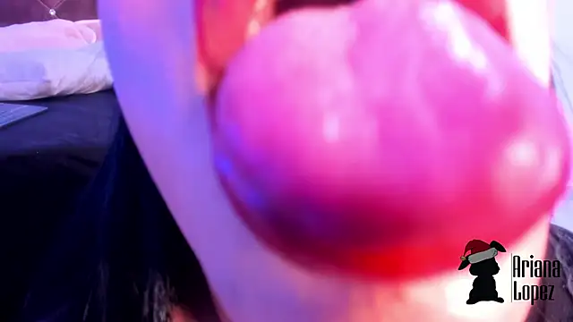 Snapshot of Ariana_lopezz chatting on January 2025 12:30:02 PM Ariana lopezz online show from January 2025 12:30:02 PM