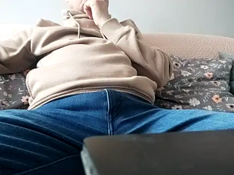 Snapshot of grzes19763 chatting on April 2026 08:58:01 AM grzes19763 online show from April 2026 08:58:01 AM