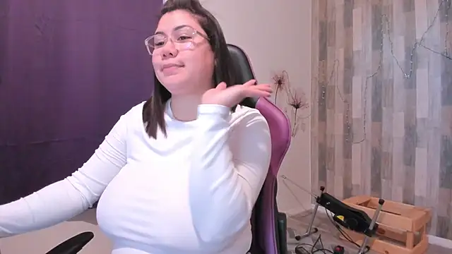 Snapshot of Bigt3ti chatting on January 2025 04:51:02 AM Bigt3ti online show from January 2025 04:51:02 AM