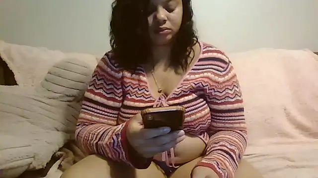 Snapshot of beautylovess chatting on November 2025 06:02:02 AM beautylovess online show from November 2025 06:02:02 AM